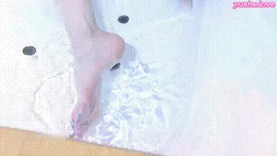 丽距 情趣女佣 浴室相拥 动图预览