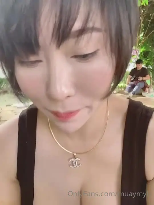 女神小姐姐性感的不像话 让你沉溺在她的魅惑中(muaymyb)