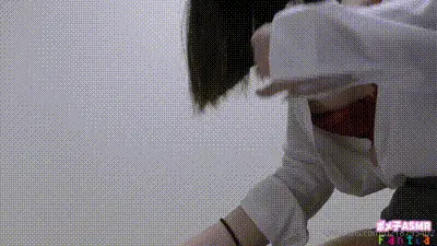 手指深入私处撩拨着那份酥麻的快感（u218795402） 动图预览