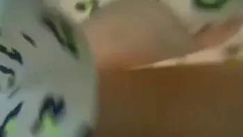 《变态大叔》地铁偷拍美女裙底