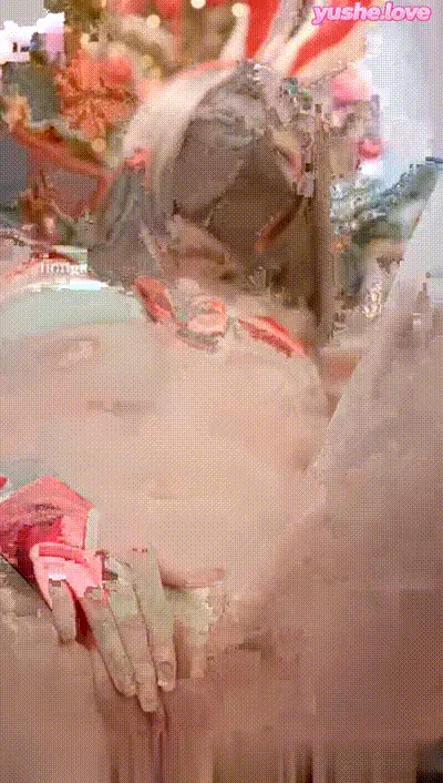 玩偶姐姐圣诞兔兔的丁字三角裤 动图预览