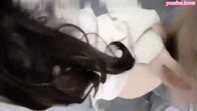 【姐弟乱伦】回家过年时家里全是亲戚，我兽性大发把姐姐按在厕所爆菊 动图预览