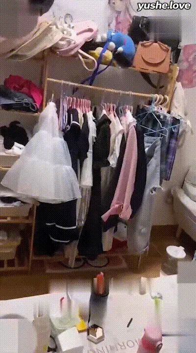 极品女神大学校花沦为我胯下母狗，一到家就跪下口交吃鸡 无套插入玩乐她的色情肉体 动图预览
