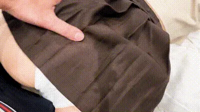 和想穿高中制服的女大学生一起去酒店-mira2005 动图预览