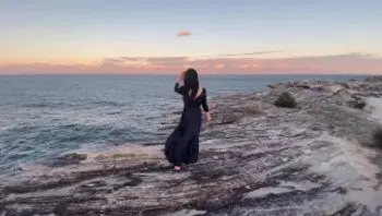 海浪悬崖和欲望少妇-happy sofia nana