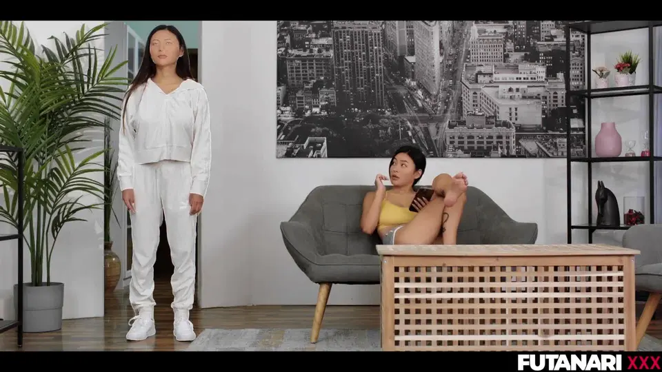 现实生活中的 Futanari - Rae Lil Black 吮吸她的克隆人的鸡巴 w 巨大的面部射精-rae lil black