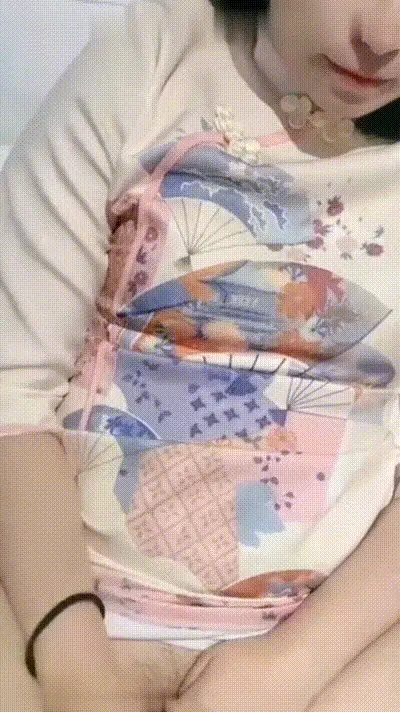 情趣吊带白丝诱惑别人家的老公 动图预览