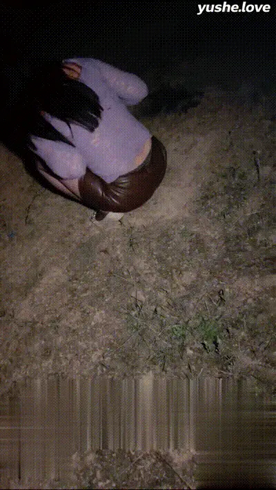 主播约了猛男户外野战车震言语挑逗勾引诱惑 动图预览