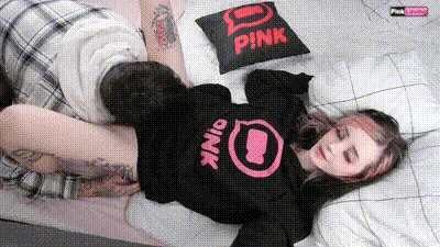 在视频聊天室撞见她的继兄，并对他射精（第 1 集） - pinkloving 💖-pinkloving 动图预览