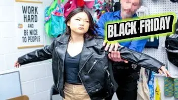 渔网丝袜？我得把它们撕下来，在里面搜索Her Big Ass-lulu chu