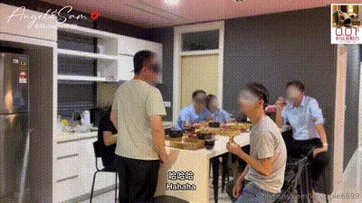 震动棒猛插嫩穴(klcouple6699) 动图预览