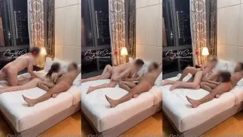 乖乖女私下手指猛插嫩穴到高潮喷水淫叫不断(klcouple6699)