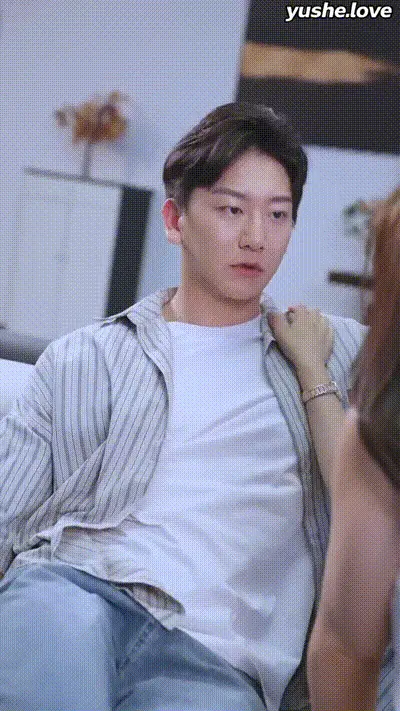 健身房中的男和女Part011 动图预览
