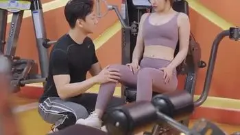 健身房中的男和女Part010