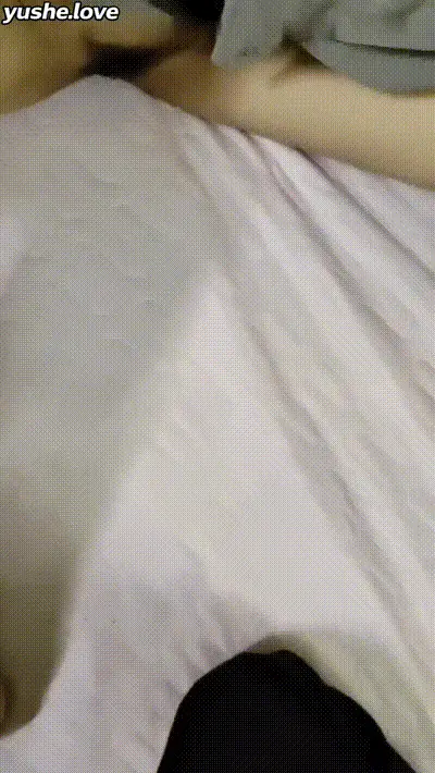寂寞的嫂子，总是喜欢诱惑我对她犯错，我只能硬着头皮干嫂子了。 动图预览