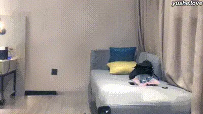 极品身材外围，情趣兔子装扮在沙发上抠逼直挺鸡巴后入抽插狂操 动图预览