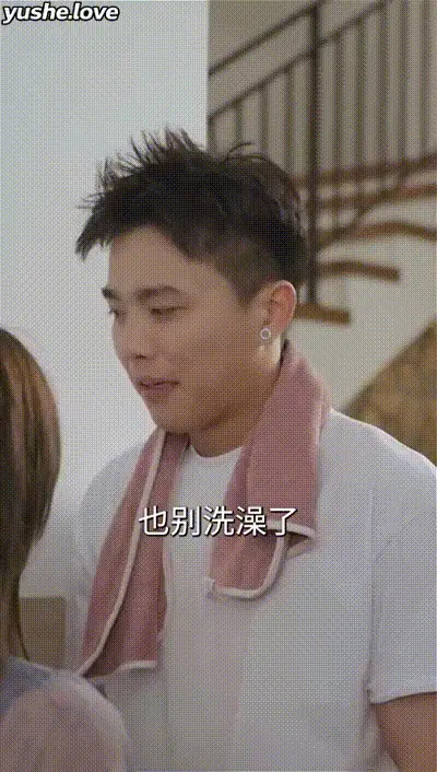 我在夜总会当经理Part002 动图预览