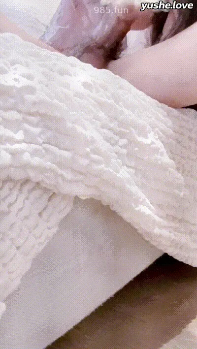 【原创真实乱伦】哄骗刚破处的妹妹一块去洗浴中心爆操 动图预览