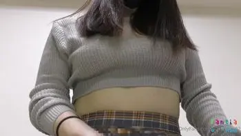 身材爆炸的美乳淫妇女神淫荡的表情和撩人的姿势
