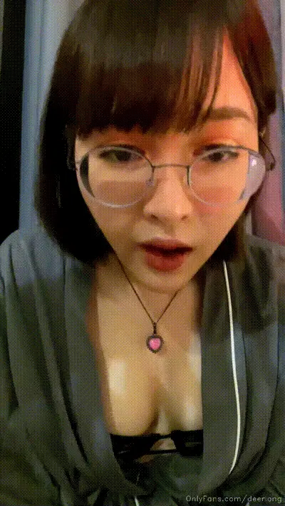 泰國美女美颜值御姐姐姐忍不住求弟弟玩弄【deerlong 艾瑞莎】 动图预览