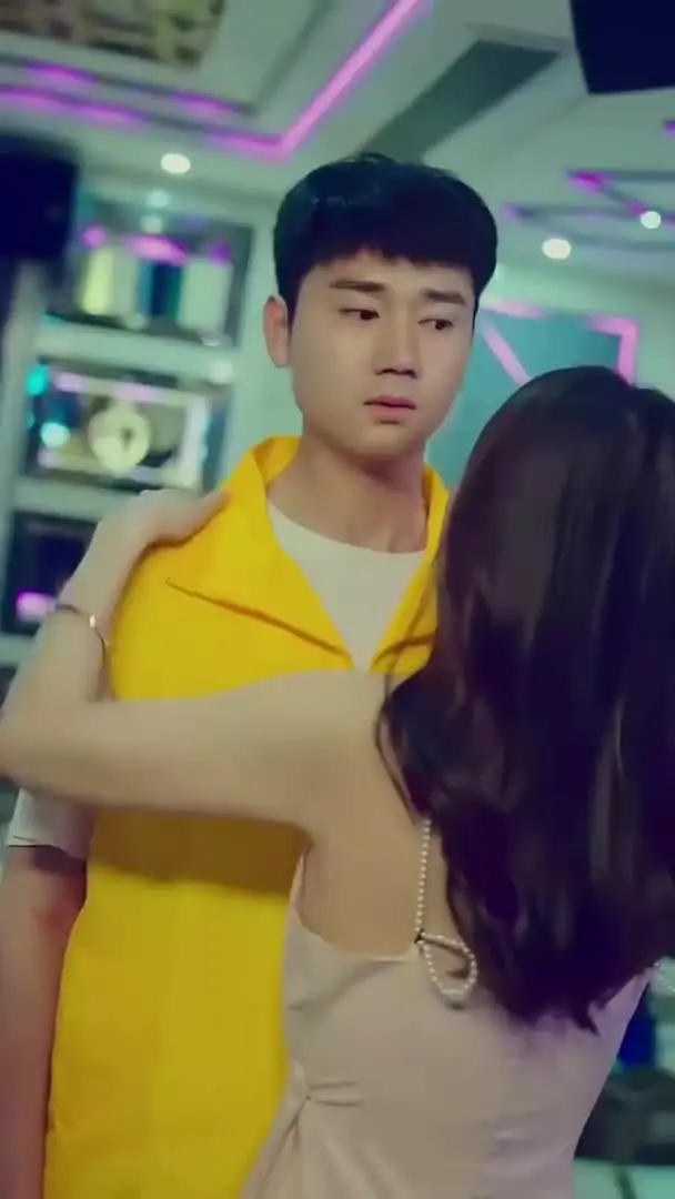 相亲被拜金女羞辱当晚复仇Part003