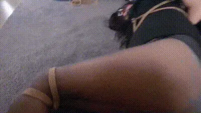 黑丝母狗捆绑调教，震动棒虐阴，眼睛反差婊母狗女奴 动图预览