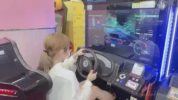 H杯的女学生露脸吃鸡巴舌头好灵活(okirakuhuhu)