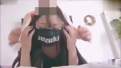 乱伦 妹妹被哥哥按到床上强行开操 简直禽兽不如 动图预览