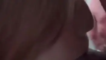 榨精反差姐姐被弟弟压在身下指导