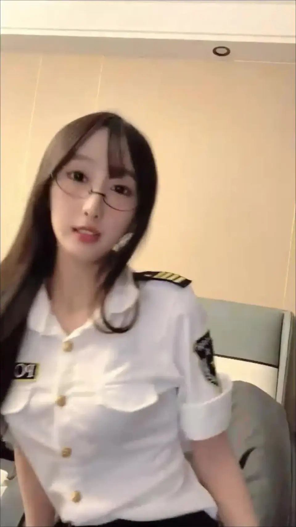【极品女神】绝色校花粉嫩诱人，完美身材尽情挑逗让人受不了