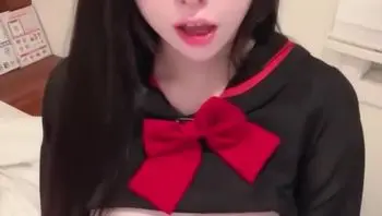 可爱妹妹反差自慰 展示淫荡稚嫩身材