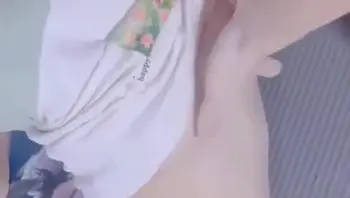 【兄妹乱伦】妹妹的小穴太嫩了，00后可爱妹妹长大了，白虎小骚穴被哥哥疯狂抽插