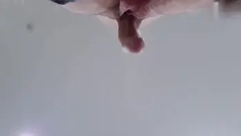 白虎小萝莉 深喉吞下欧美男友巨根，被大肉棒抽插被彻底开发菊花，紧致菊洞被肛交沦陷连连娇喘