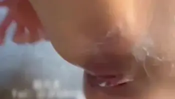 爆操极品丰臀骚逼女主播！抖音高颜值丰臀女主播，私下被大哥操到浪叫喷水，丰满肥臀差点把鸡巴夹断！