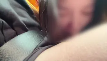 用手机拍摄着挑逗的短视频，丰满的乳房在镜头前晃动(luluappleme）