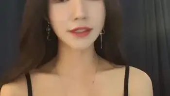 【完美奶子】皇后的玩物，韩国爆乳女主播一对顶级奶子。