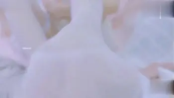 玲珑玉足白丝足交，掰六观察，这样的女孩子只是大佬们贵一点的飞机杯吧