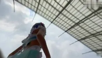 【硬核抄底】极品COS萌妹的蓝色骚内
