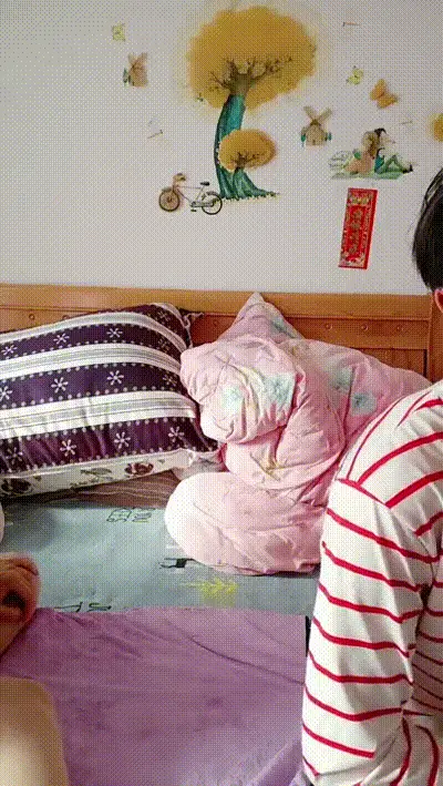 丈母娘疼女婿在家激情啪啪给狼友看，口交大鸡巴让小哥吃奶舔逼舔菊花无套爆操 动图预览