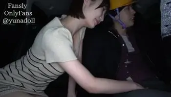 日本女孩享受与建筑工人的汽车性爱-yunadoll