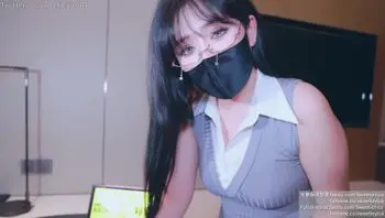 逾界之夜·眼镜会计展现淫荡本性～强烈性欲榨干我的精液！完整版关注onlyfans、fansone有福利哦！-sweetieyico
