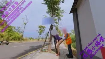 我老婆在大街上勾引环卫工，撅起屁股给他玩-xgxmm95