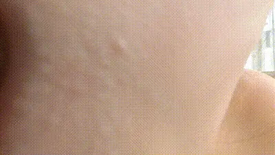 在高海拔的酒店里，一个穿着吊袜带的丰满身躯玩弄着我的鸡巴，最后射了很多-naaathaniel 动图预览