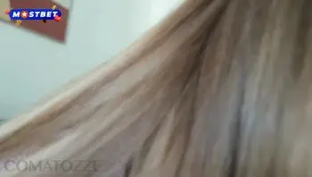 她没有钱付房租。我该怎么办？-comatozze