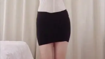 fetishbody本人长腿大屁股身材秀 从OL制服到一丝不挂 蕾丝女仆屁股引诱-fetishchanel