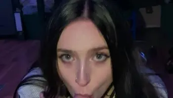 Joyliii Gives Her Man A Sensual Blowjob-joyliii