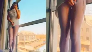 Yuanladyboy: The Asian Latin queen squirts in front of the French window-yuanladyboy