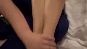 别人老婆就是好，被操不行了嘴里还喊着在录像的老公。兄弟我老婆口活好吗？包好的啊，口的真的太爽了！