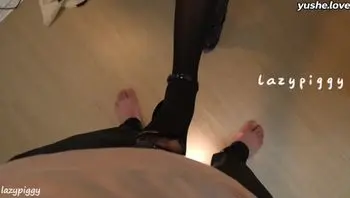 推特白虎嫩妹【lazypiggy 懒懒猪】Fansly足交啪啪合集 (33)