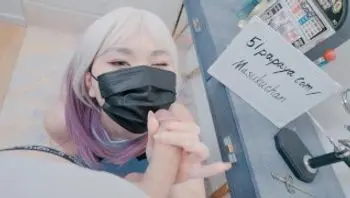 D.Va 紧身衣打手枪爱舔蛋背后狗干位的快速性爱-masukuchan